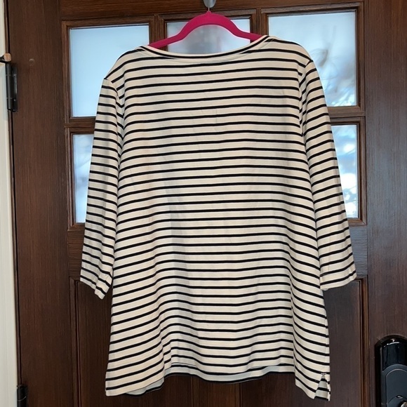 Women’s 2X beautiful navy/white stripe 3/4sleeve floral embroidered top nautical - Picture 6 of 6